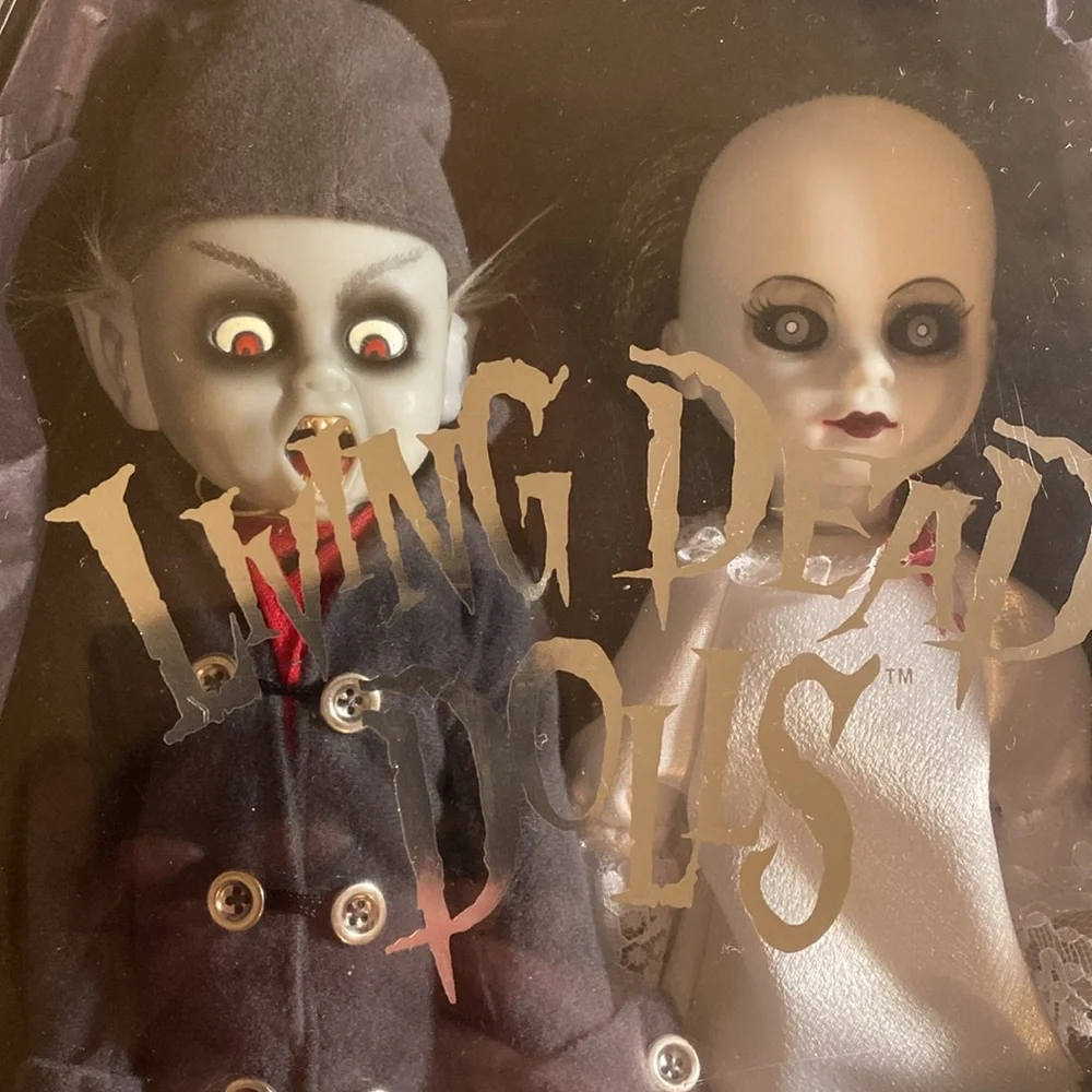 Living Dead Dolls Nosferatu & Victim Vampire